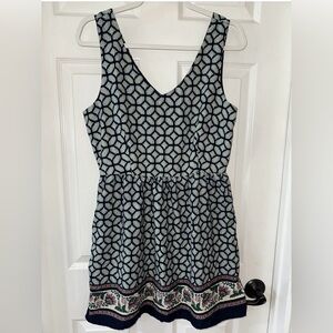 One Clothing Women's Large Short Dress Sleeveless V-Neck Blue Multi Floral Lined